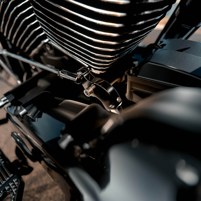 Kraus® Black EZ-Shift for M8 Bagger and 18+ Softail - RickRak